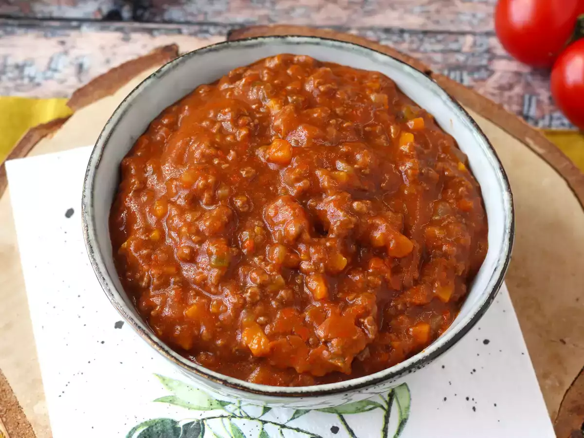 O verdadeiro molho à bolonhesa caseiro (Ragù alla Bolognese italiano) - foto 2