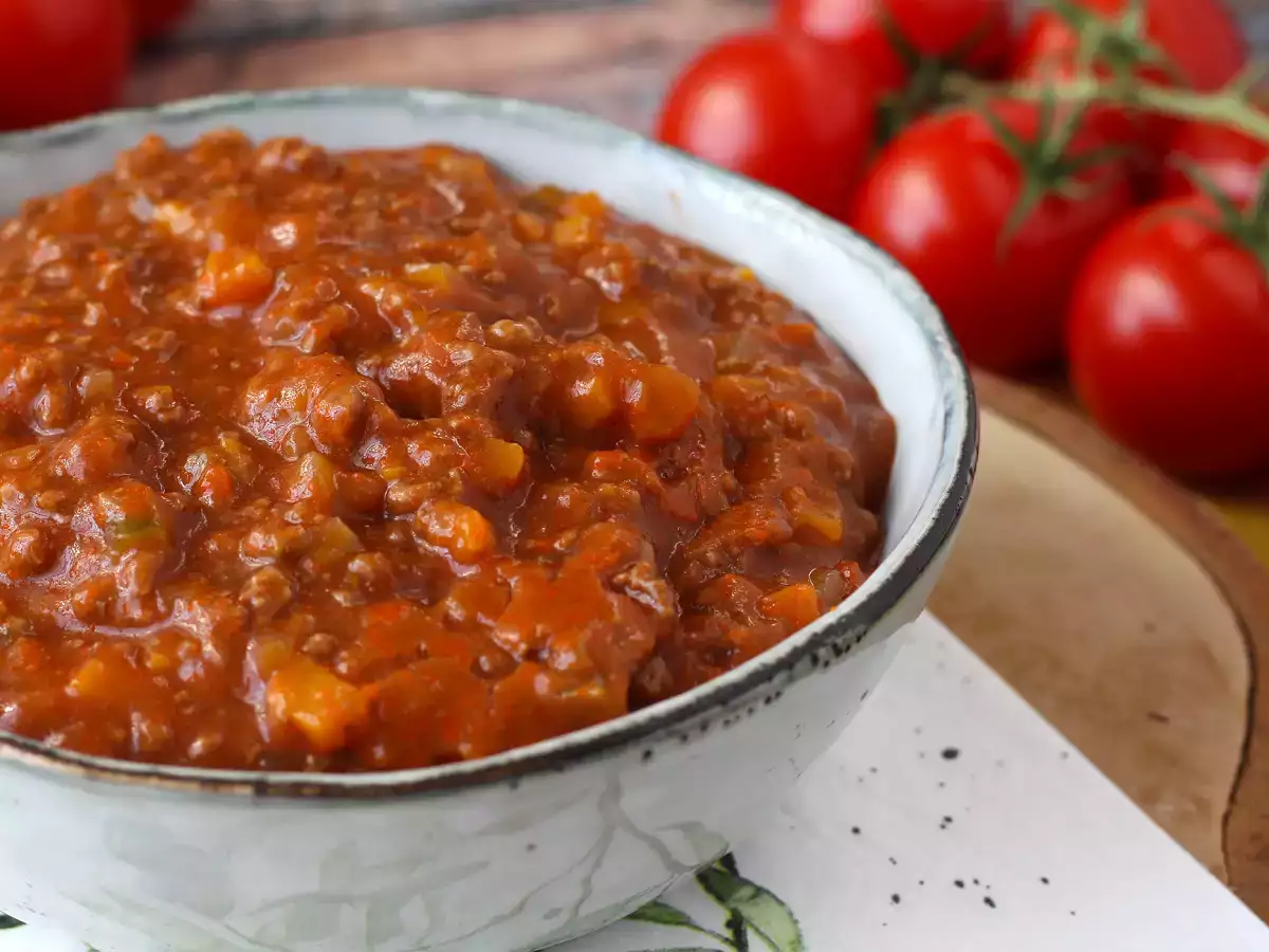 O verdadeiro molho à bolonhesa caseiro (Ragù alla Bolognese italiano) - foto 3