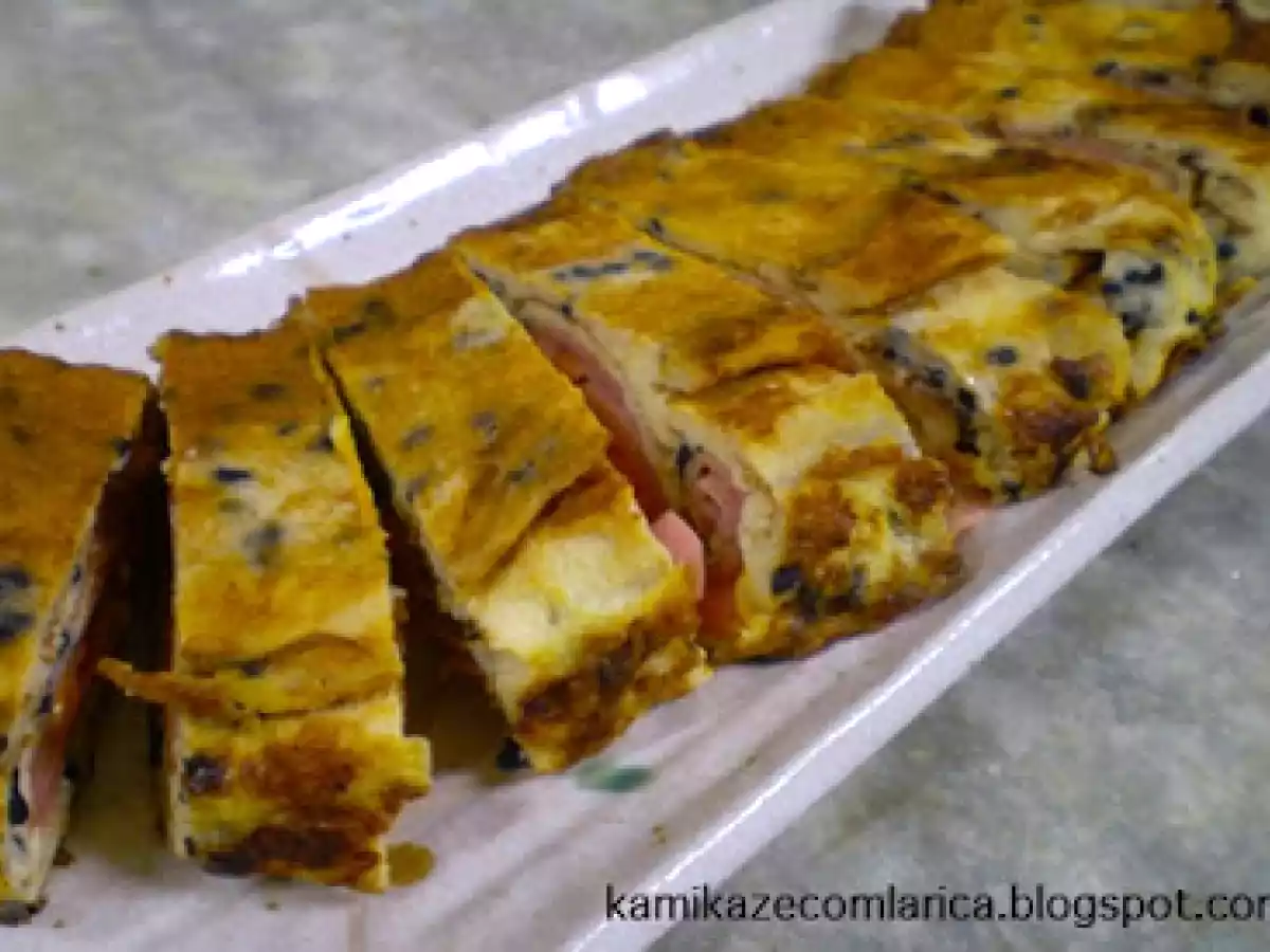 Omelete de cheddar e mortadela
