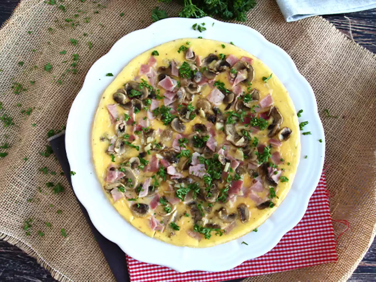 Omelete de cogumelo, fiambre e salsa - foto 3