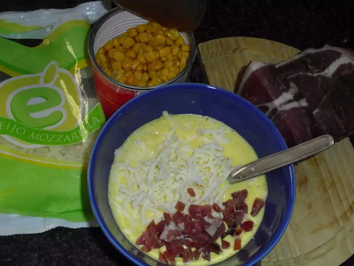 Omelete de queijo, presunto e milho - foto 3