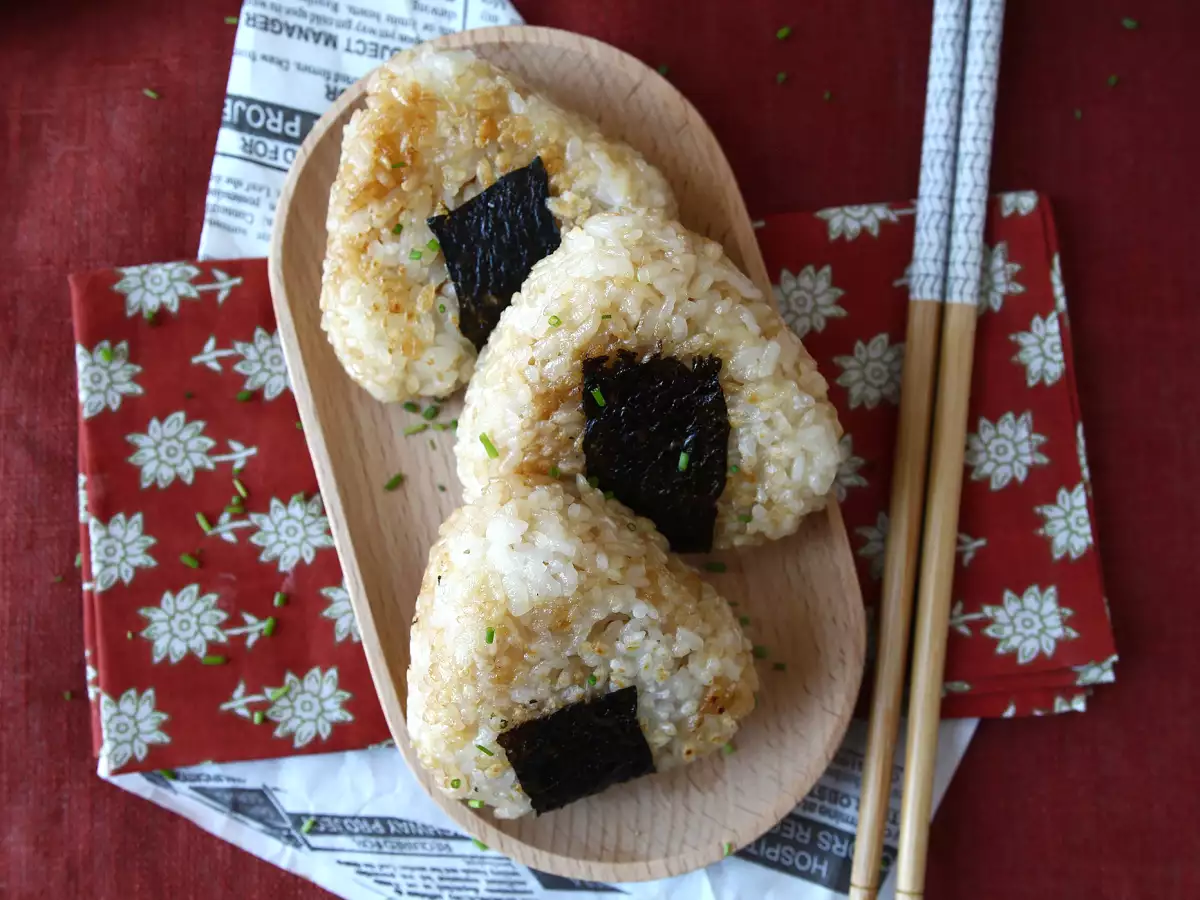 Onigiri grelhados recheados com queijo derretido: vocês vão devorá-los! - foto 5
