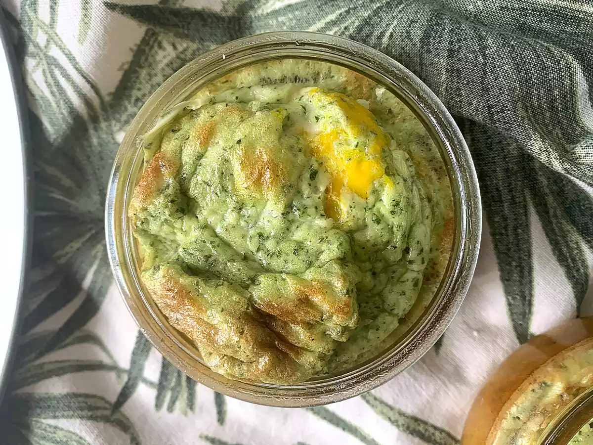 Ovo com pesto no forno - foto 2