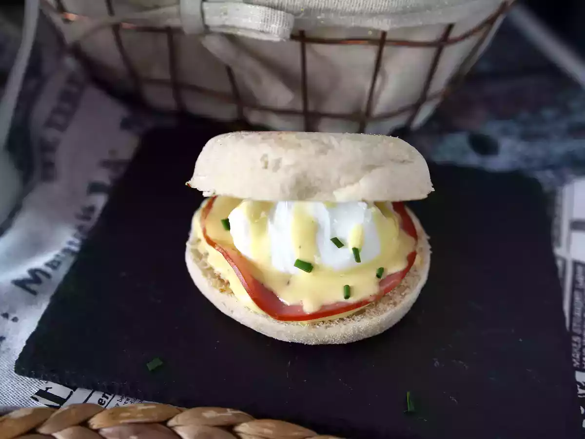 Ovos benedict (ovos beneditinos): a famosa receita dos filmes servidos no café da manhã - foto 4