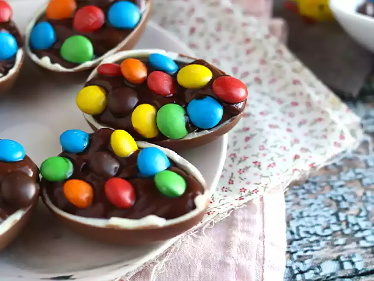 Ovos de Páscoa recheados com creme de chocolate e M&M's - foto 2