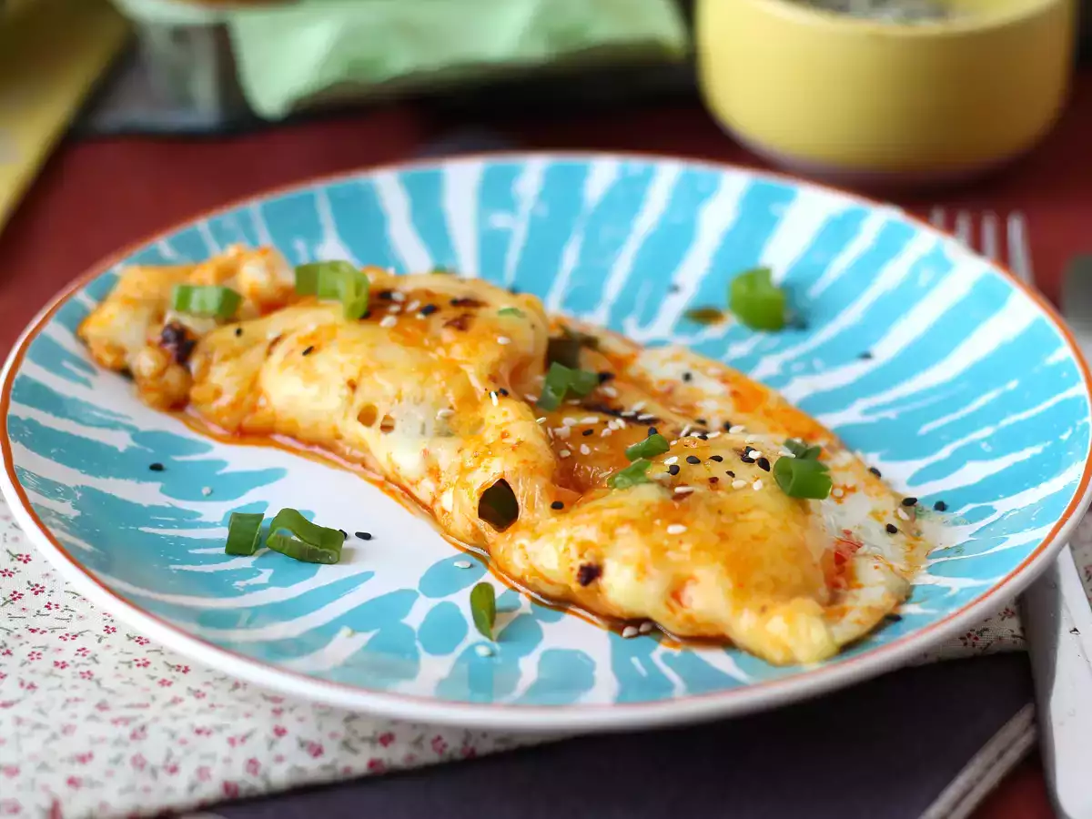 Ovos fritos com mel e queijo: simples, diferente e muito gostoso - foto 3