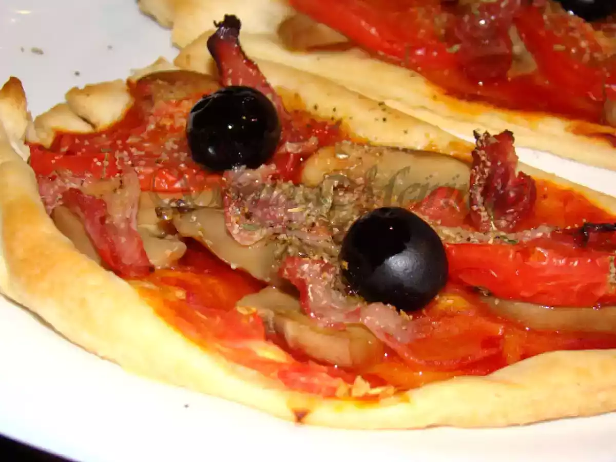 Ovos mexidos com Alho Francês, Cogumelos e Delícias do Mar / Mini pizzas folhadas - foto 6