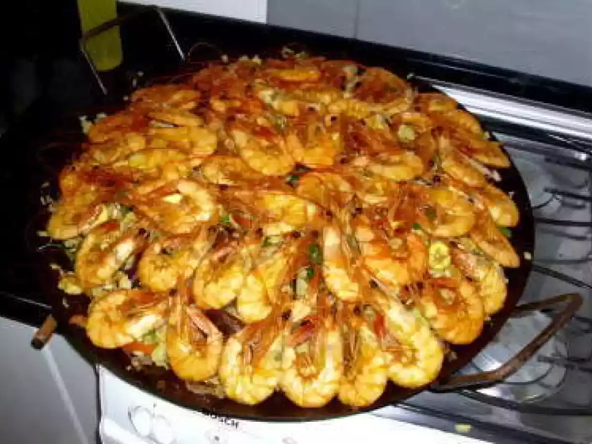 PAELLA DE FRUTOS DO MAR. - foto 2