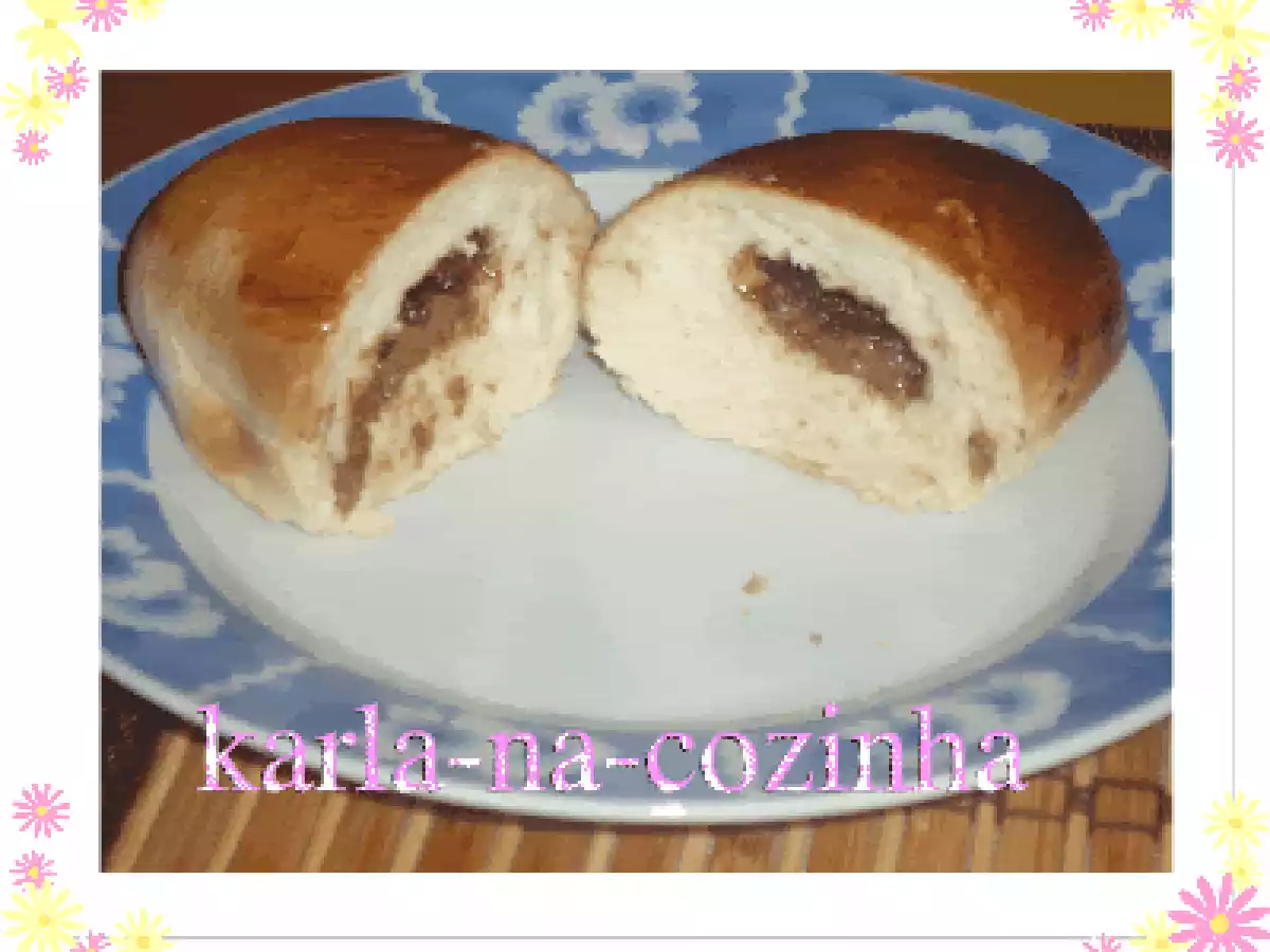 Pães de leite recheados com chocolate
