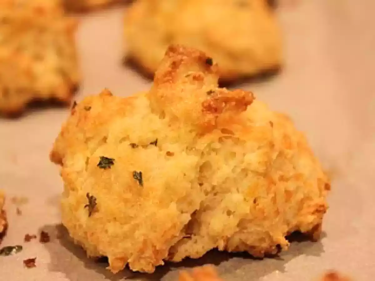 Paezinhos de Cheddar do Red Lobster (Cheddar Bay Biscuits)