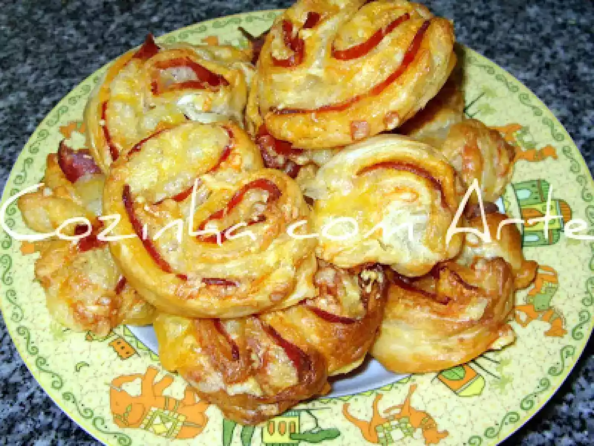 Palmier de chourição e queijo