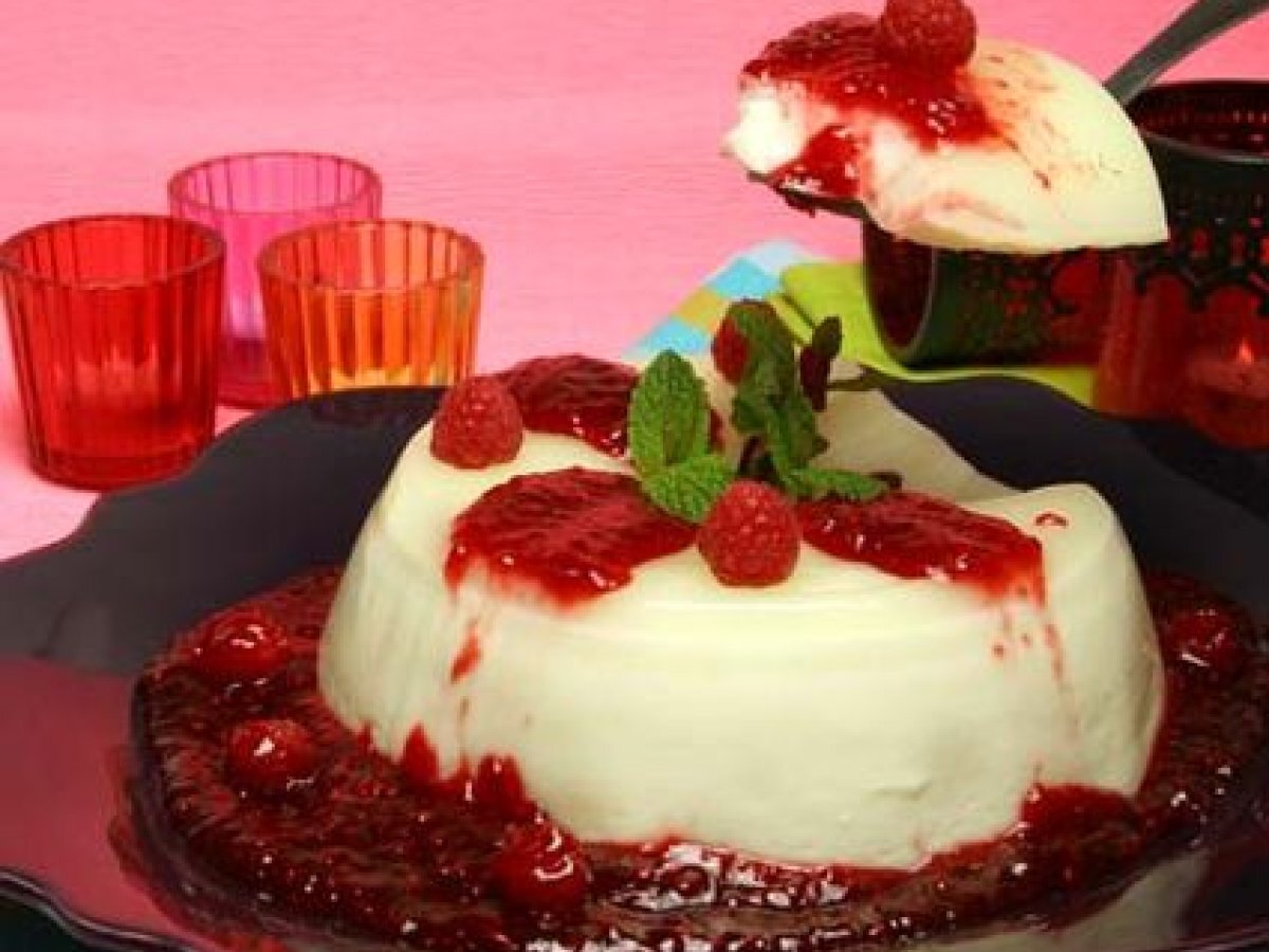 Panacota com Calda de Framboesas