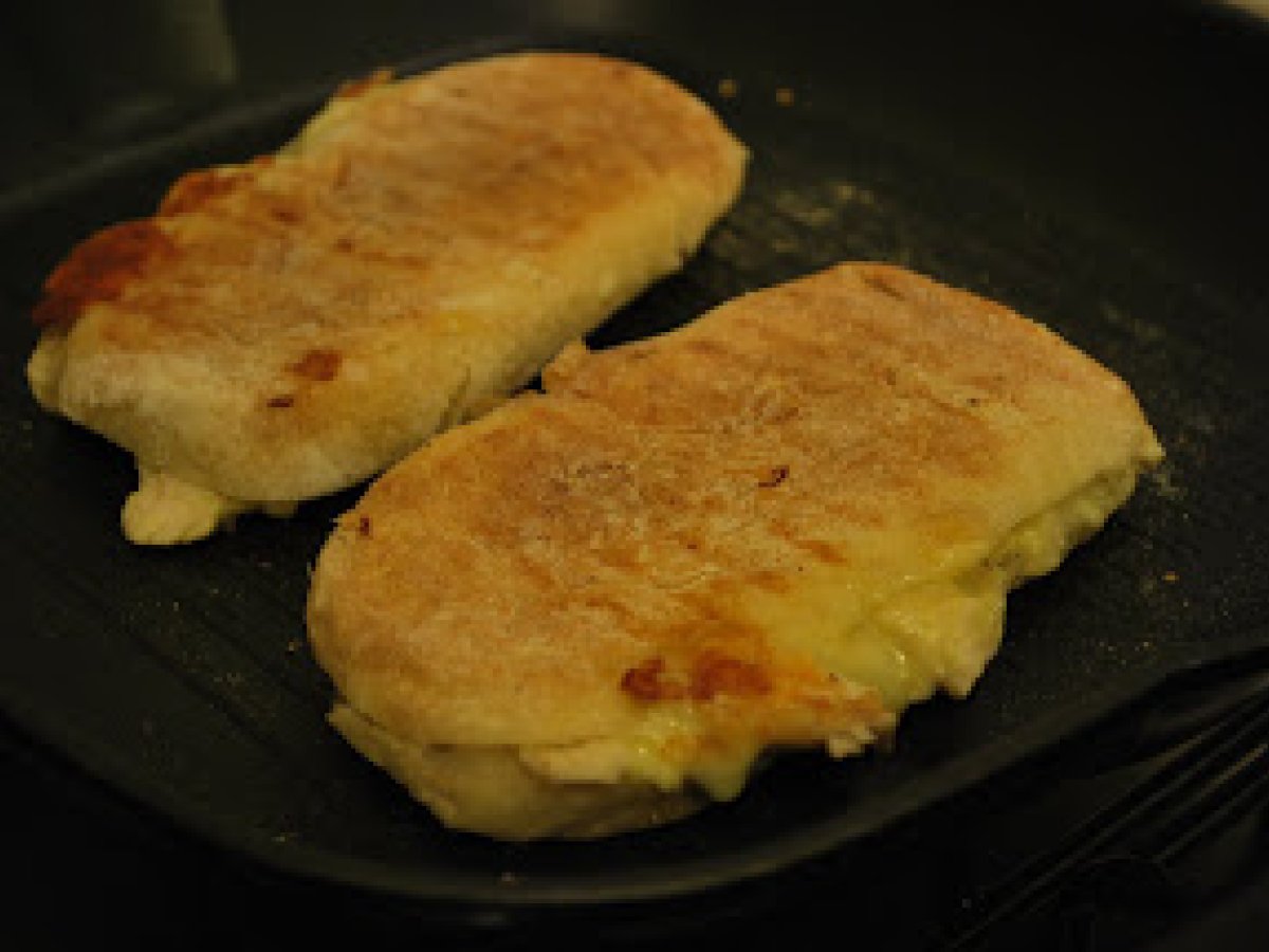 Panini de frango e queijo
