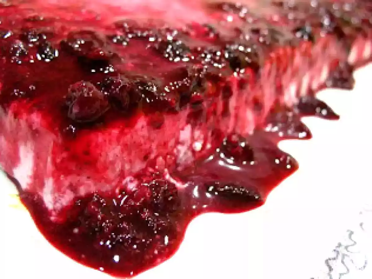 Panna cotta com frutos silvestres
