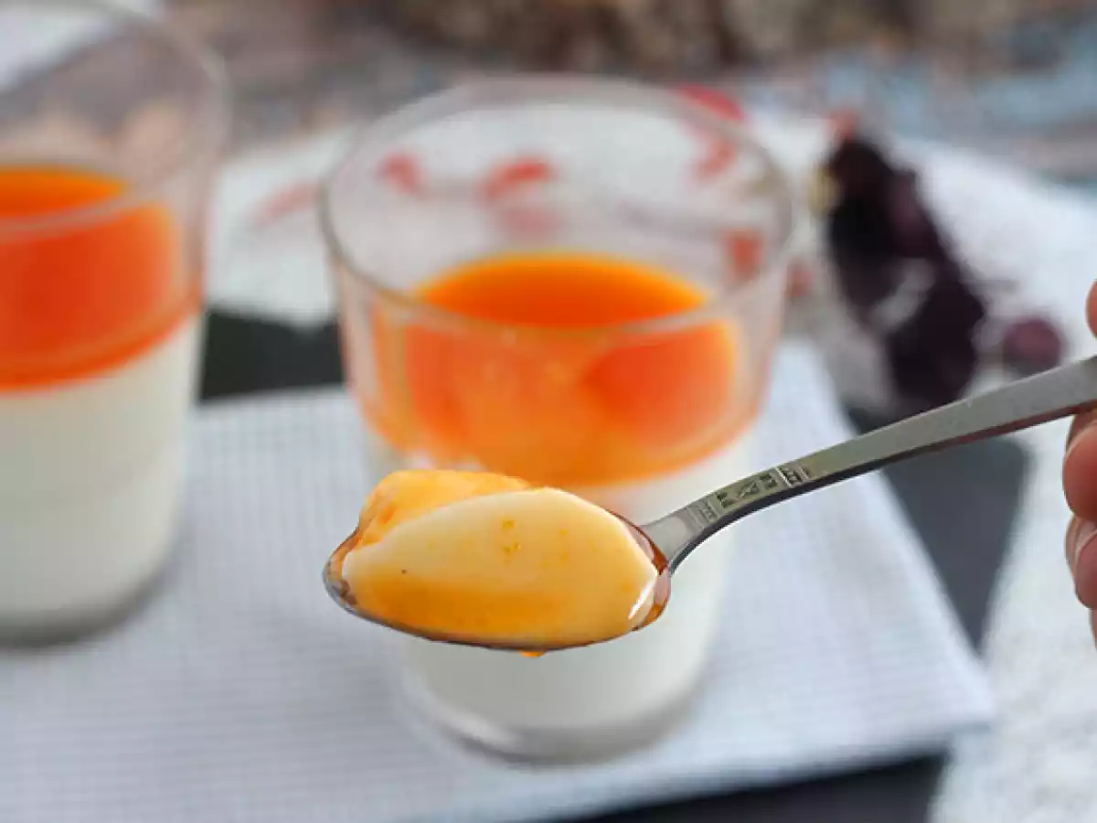 Panna cotta de baunilha com coulis de damasco - foto 4