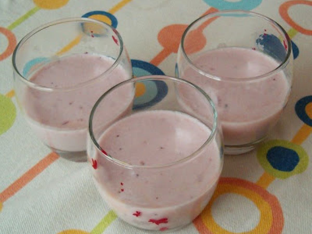 Panna Cotta de buttermilk e morango