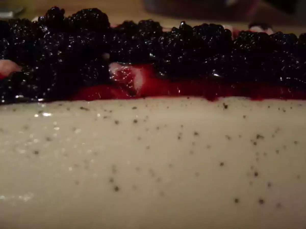 Panna Cotta de Coco com cobertura de Amoras da Quinta