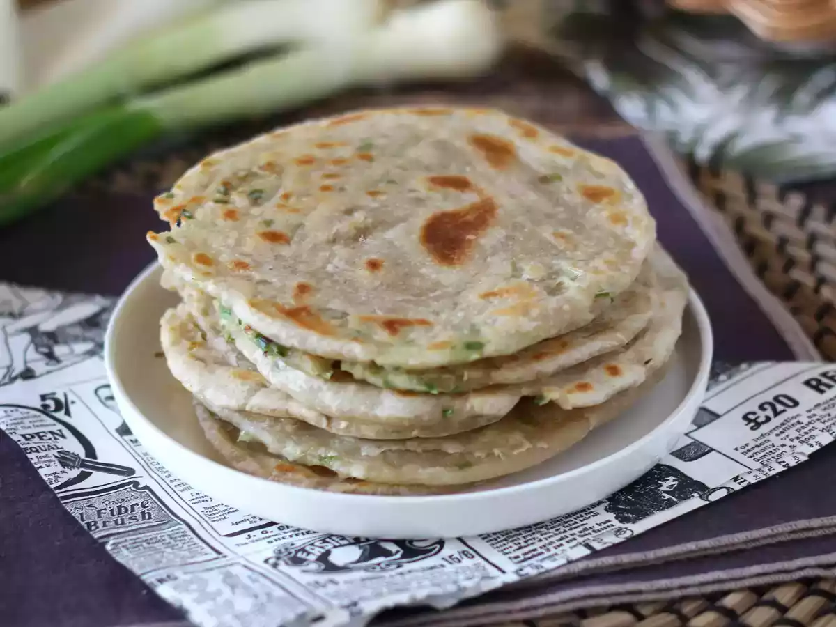 Panqueca chinesa com cebolinha - Scallion pancakes
