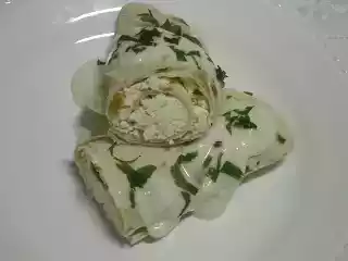 Panqueca com recheio de ricota e damasco