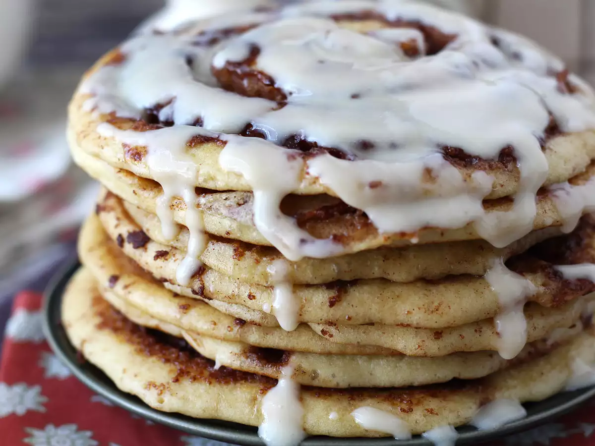 Panquecas de canela ao estilo Cinnamon Roll