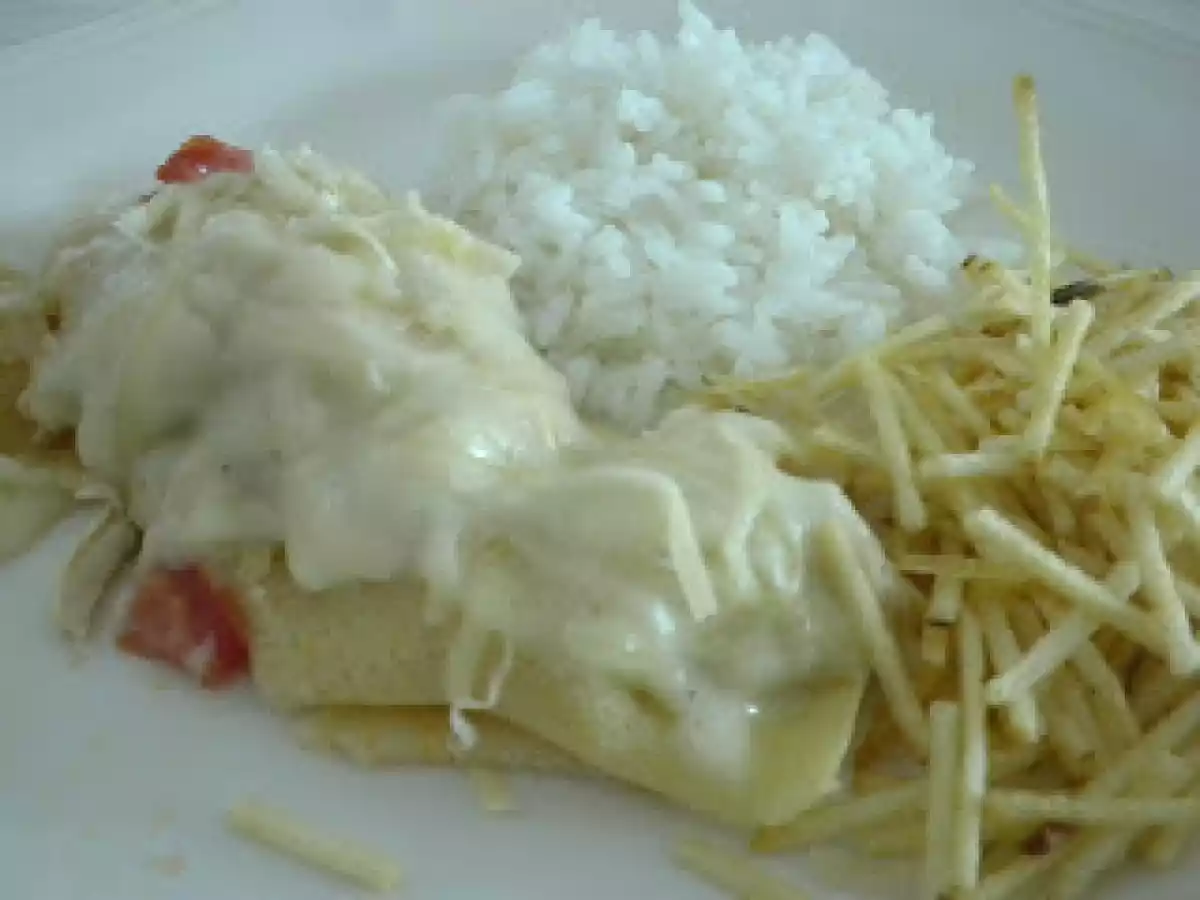 Panquecas de frango ao molho branco