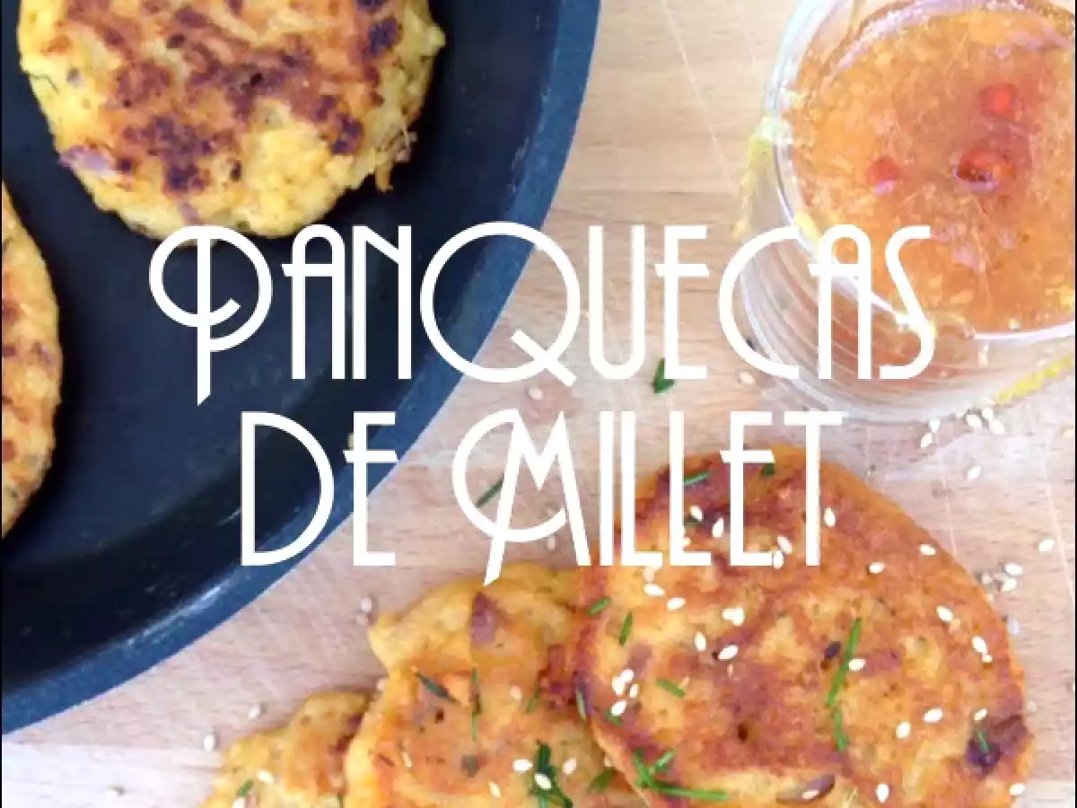 Panquecas de millet com molho agridoce