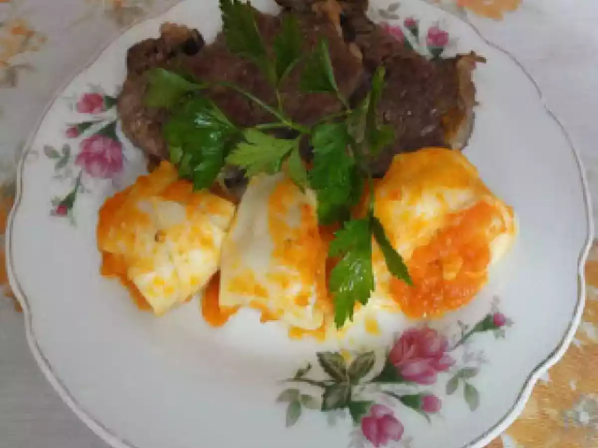 Panzerotti com Tomate Seco e Ricota Acompanhado de Conta-Filé