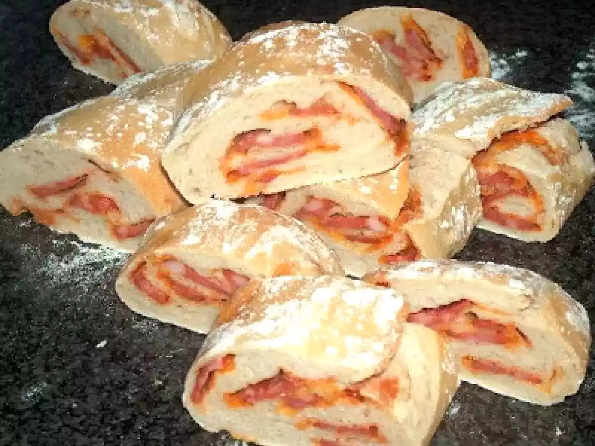 PÃO COM CHOURIÇO - ARTISAN BREAD