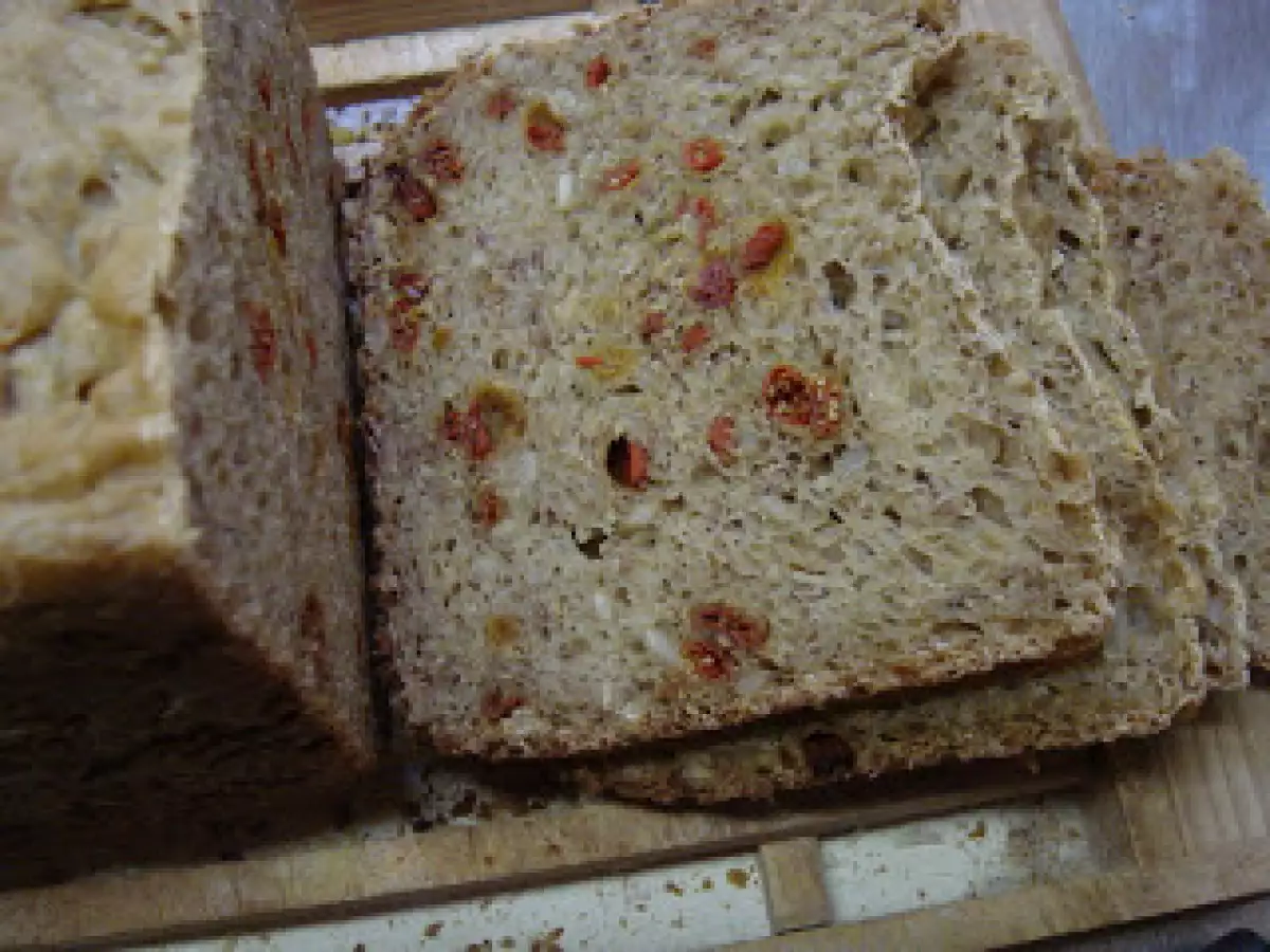 Pão com goji e linhaça