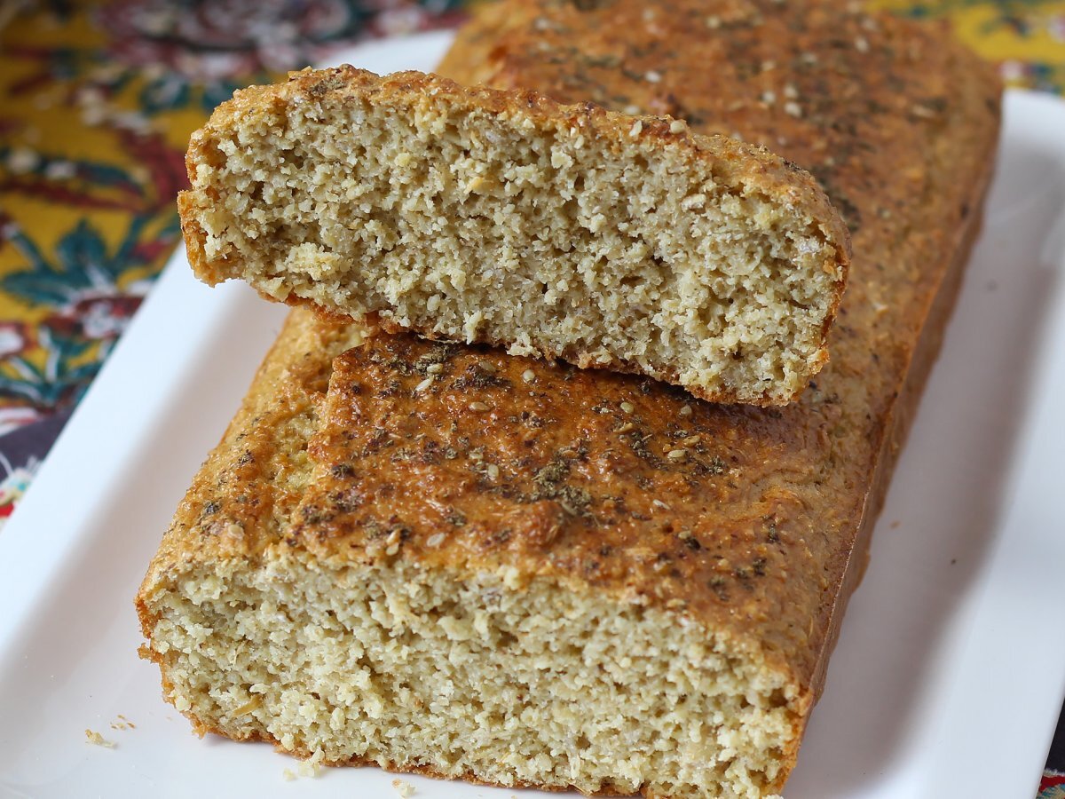 Pão de aveia sem glúten com iogurte e ovos: receita proteica, saudável e fácil de fazer