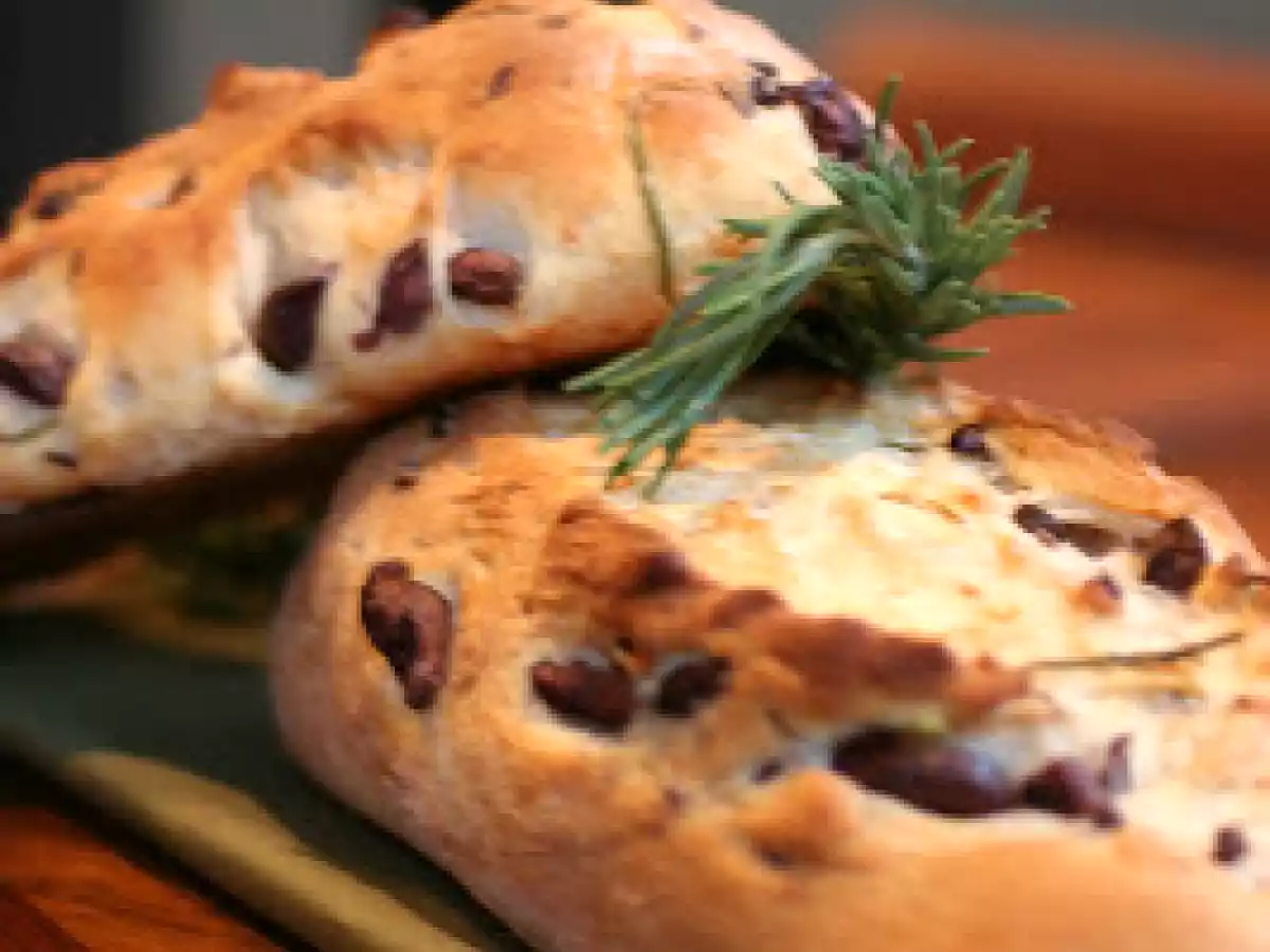 Pão de Azeite com Azeitona e Alecrim