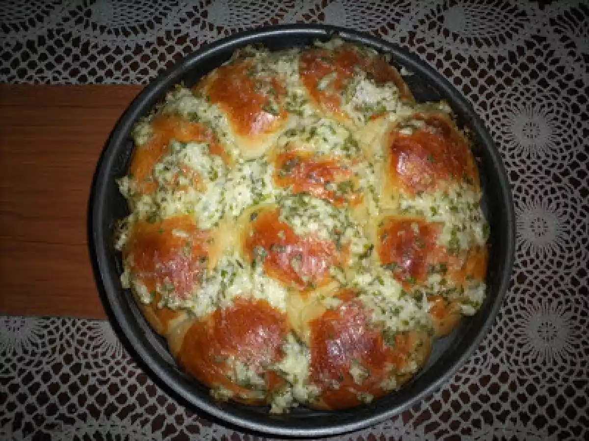 Pão de cebola com cobertura - foto 2