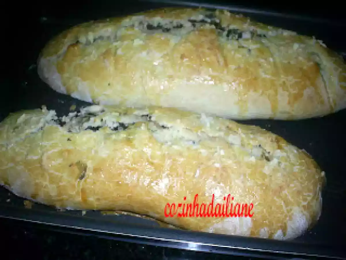Pão de cebola recheado com escarola