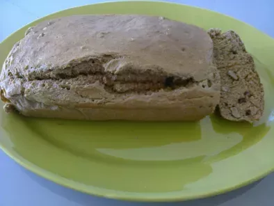 Pão de Farinha de Espelta com Passas, Nozes e Sementes