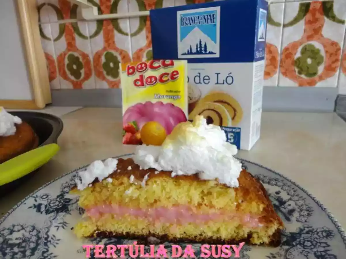 Pão de ló com recheio de pudim de morango boca doce e cobertura de claras - foto 4