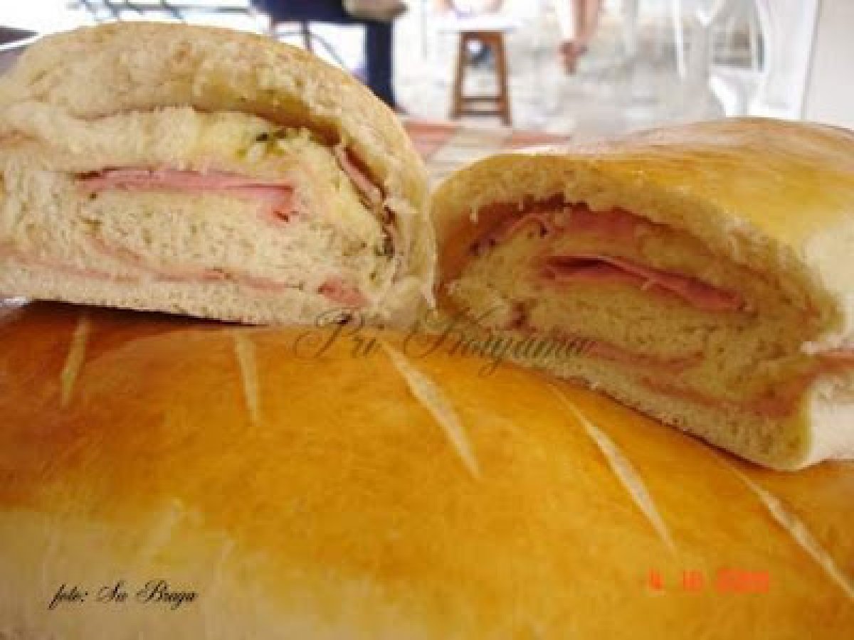 Pão de Mandioca recheado (Pri)