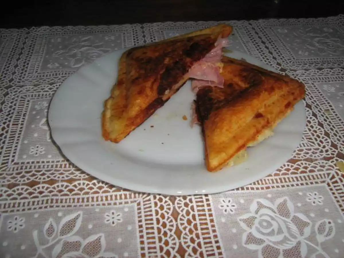 PÃO DE QUEIJO NA SANDUICHEIRA - foto 2
