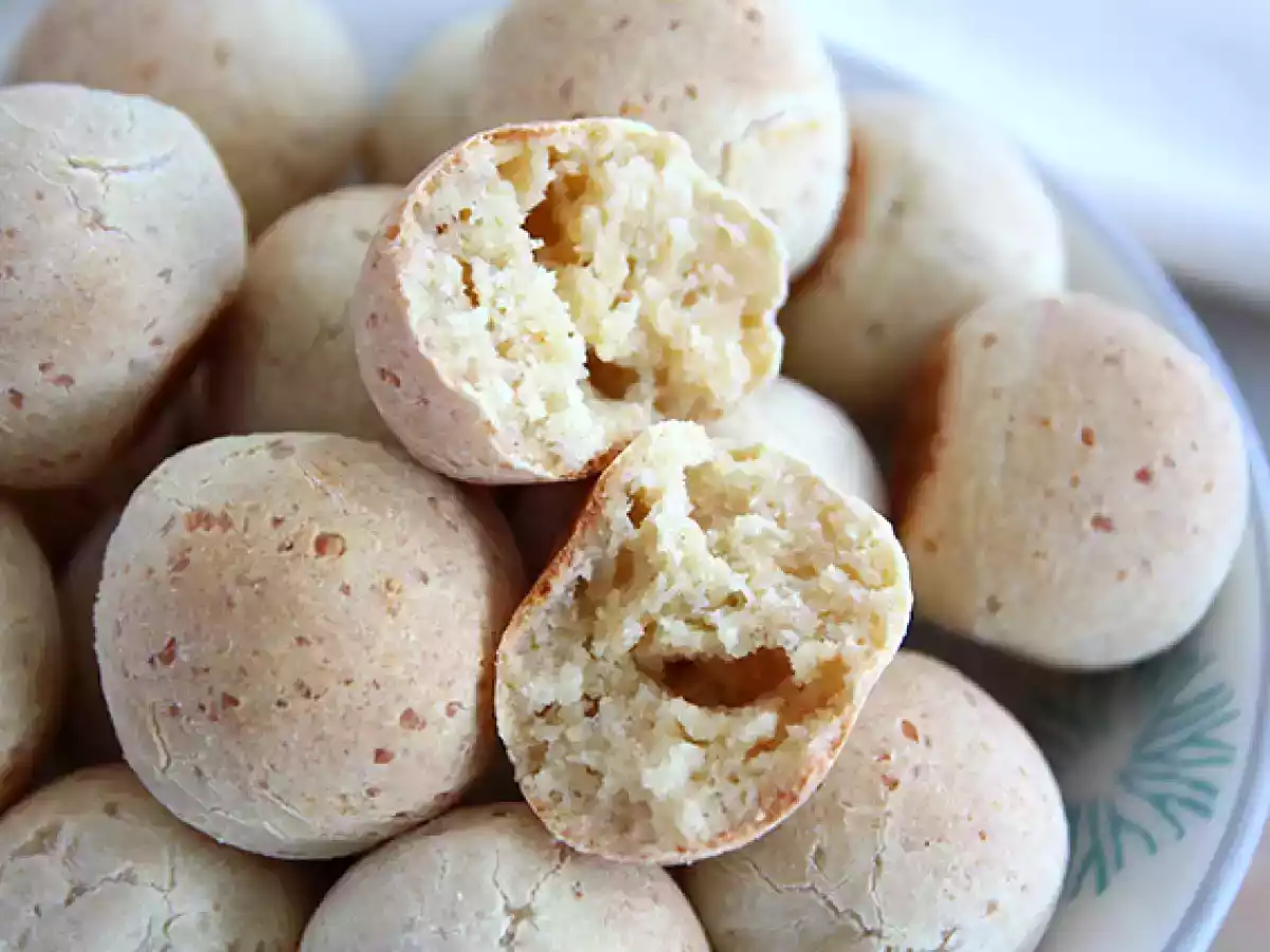 Pão de Queijo (receita brasileiríssima) - foto 3