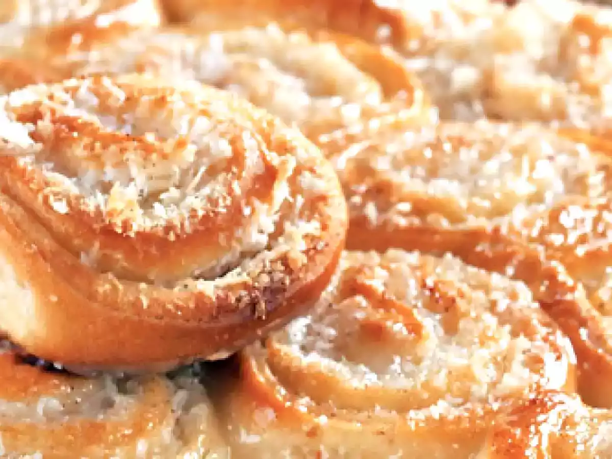 Pão Doce Recheado com Creme de Coco