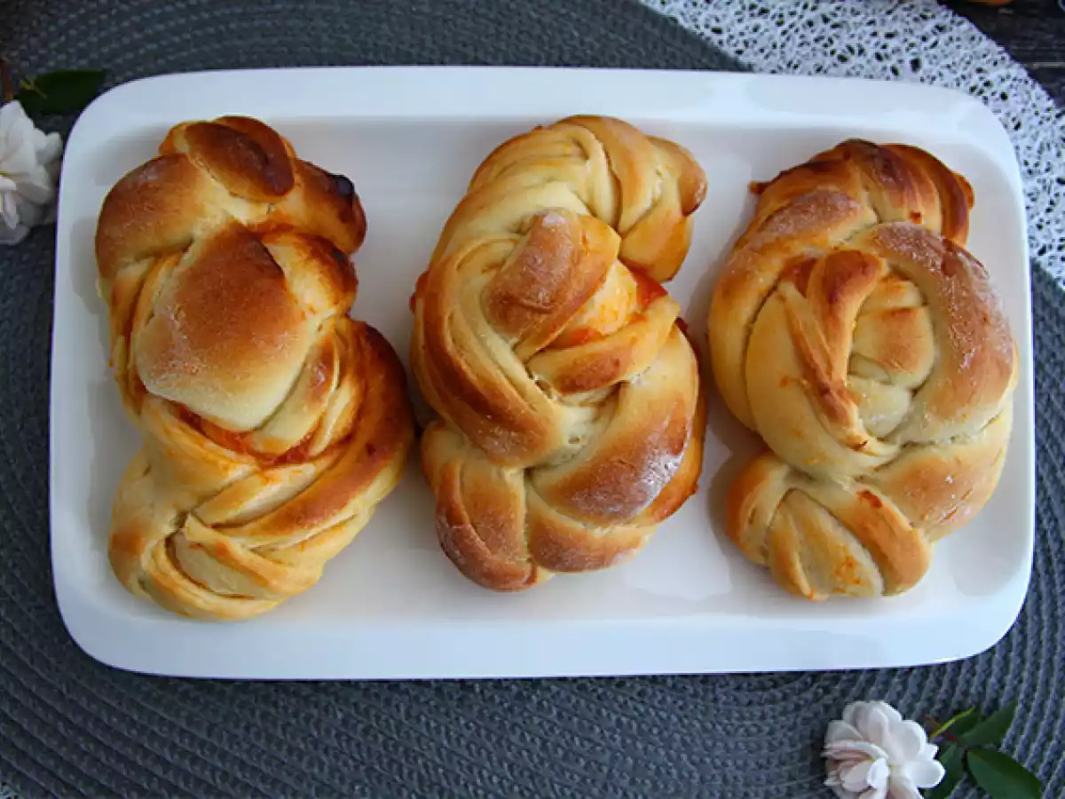 Pão doce trançado de damasco (brioche de damasco)