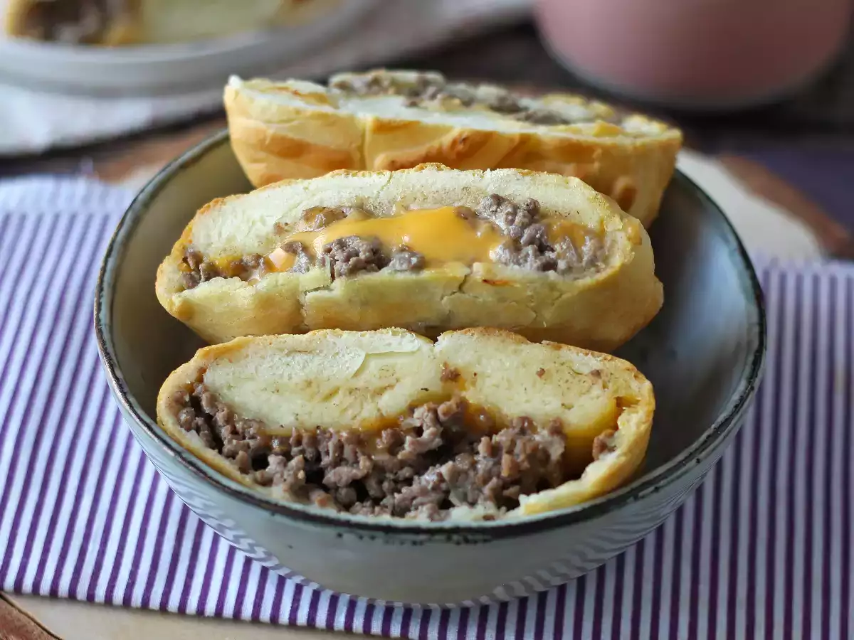Pão recheado de carne e queijo na Air Fryer (com massa de pizza) - foto 5