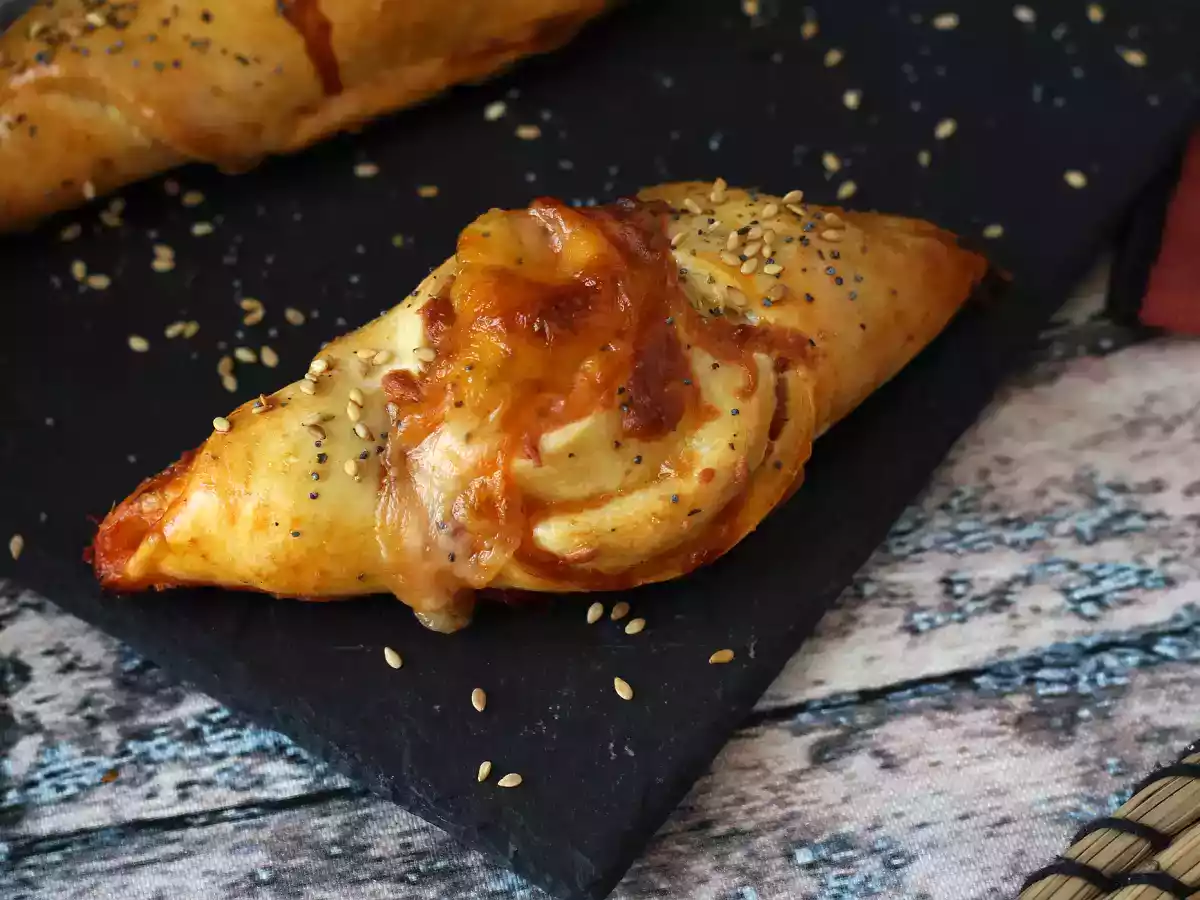 Pãozinho recheado com sabor de pizza