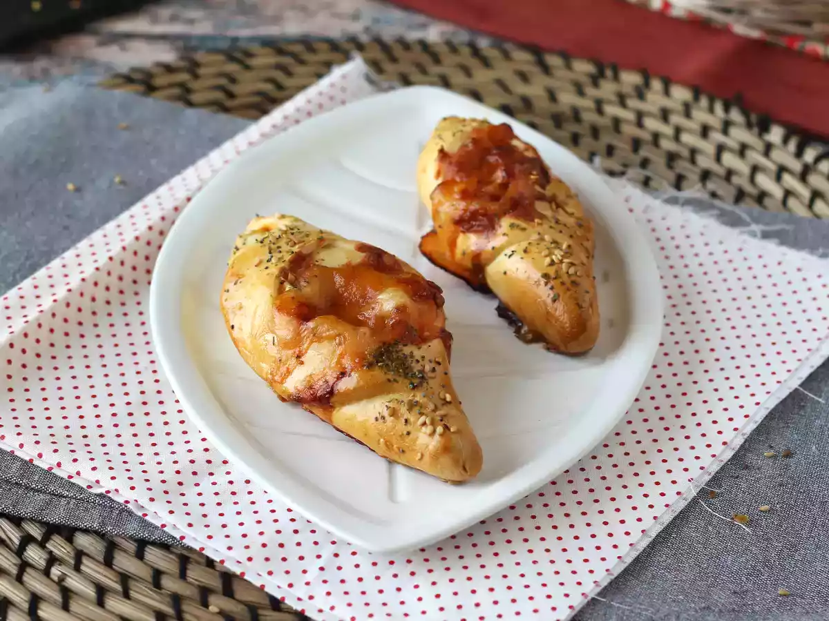 Pãozinho recheado com sabor de pizza - foto 2