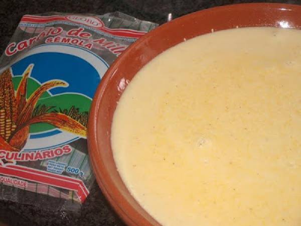 Papas de Carolo (Portuguese cornmeal porridge) 