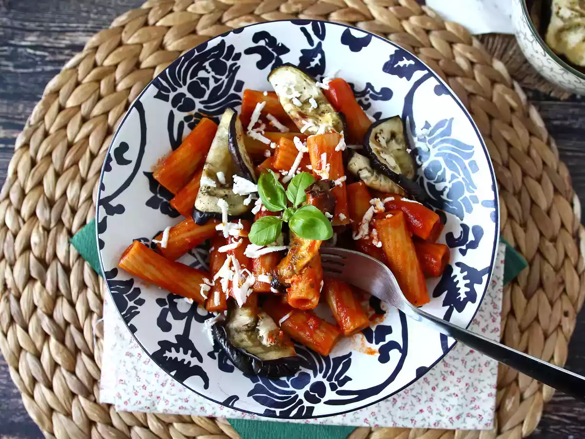 Pasta alla Norma, o prato italiano com berinjela, numa versão mais saudável! - foto 3