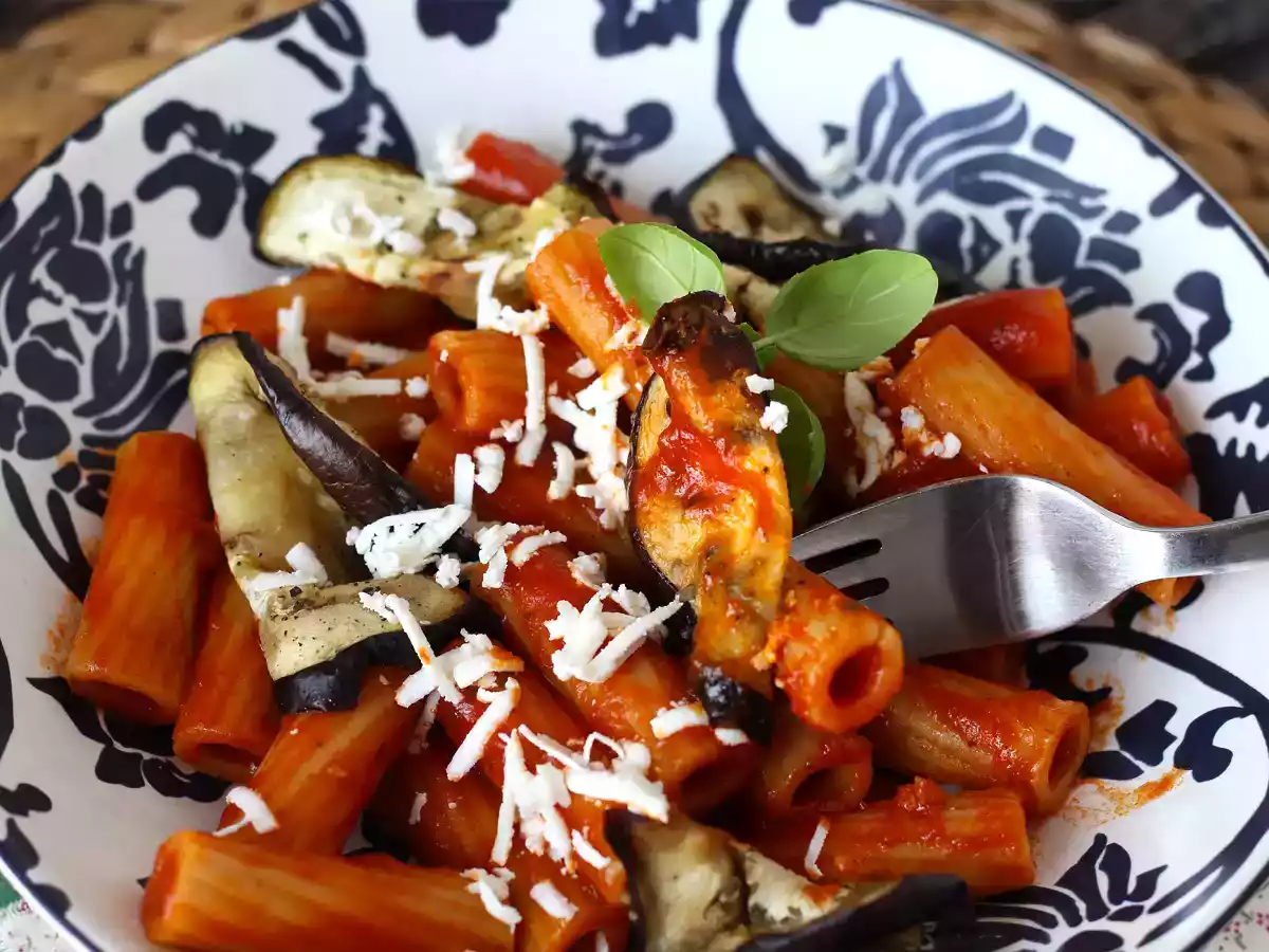 Pasta alla Norma, o prato italiano com berinjela, numa versão mais saudável! - foto 4
