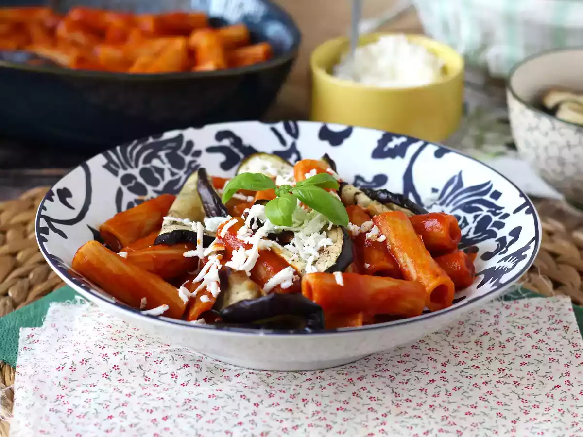 Pasta alla Norma, o prato italiano com berinjela, numa versão mais saudável! - foto 6