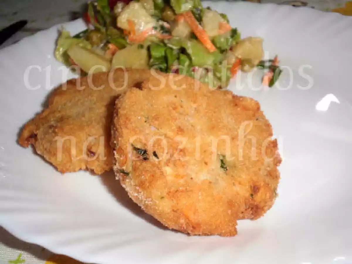 Pasteis de batata, cenoura e atum
