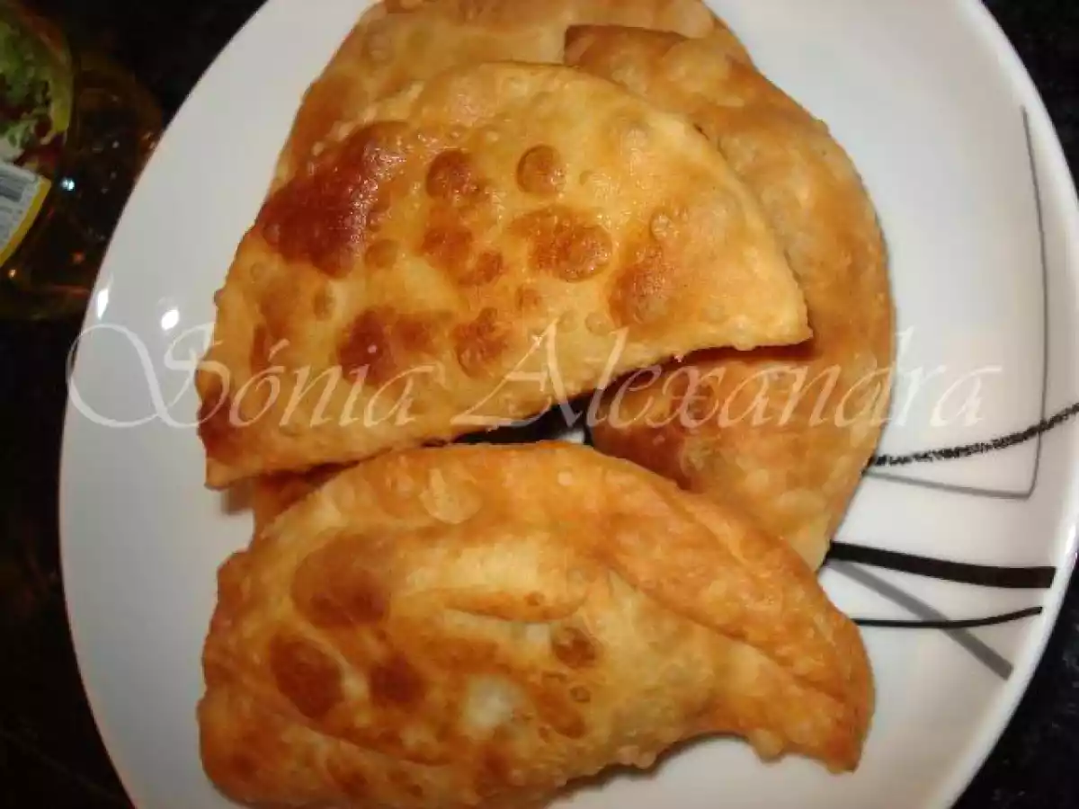 PASTEIS DE MASSA TENRA COM RECHEIO DE BACALHAU... - foto 2