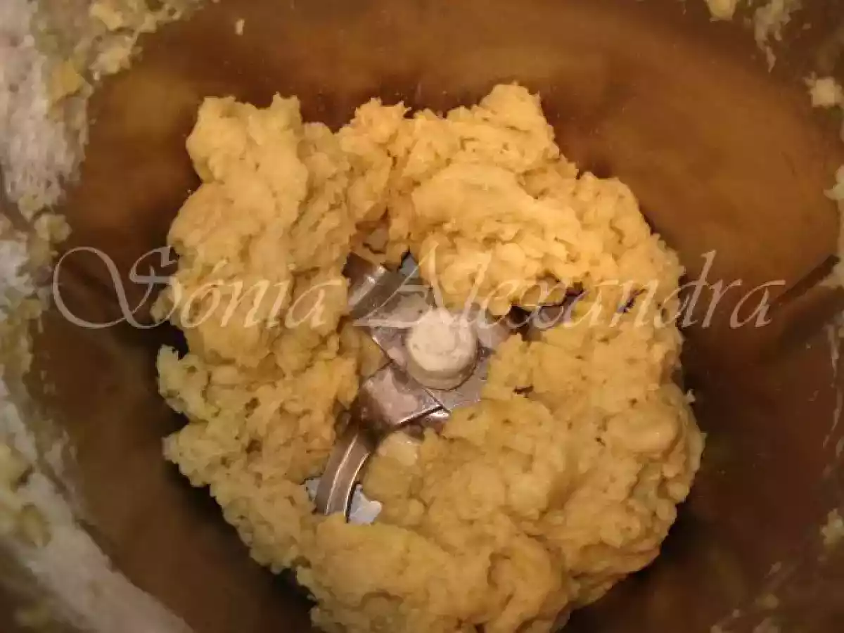 PASTEIS DE MASSA TENRA COM RECHEIO DE BACALHAU... - foto 4